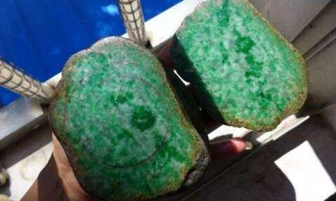 翡翠|翡翠市场“十有九豆”——豆种翡翠原石也有它的魅力