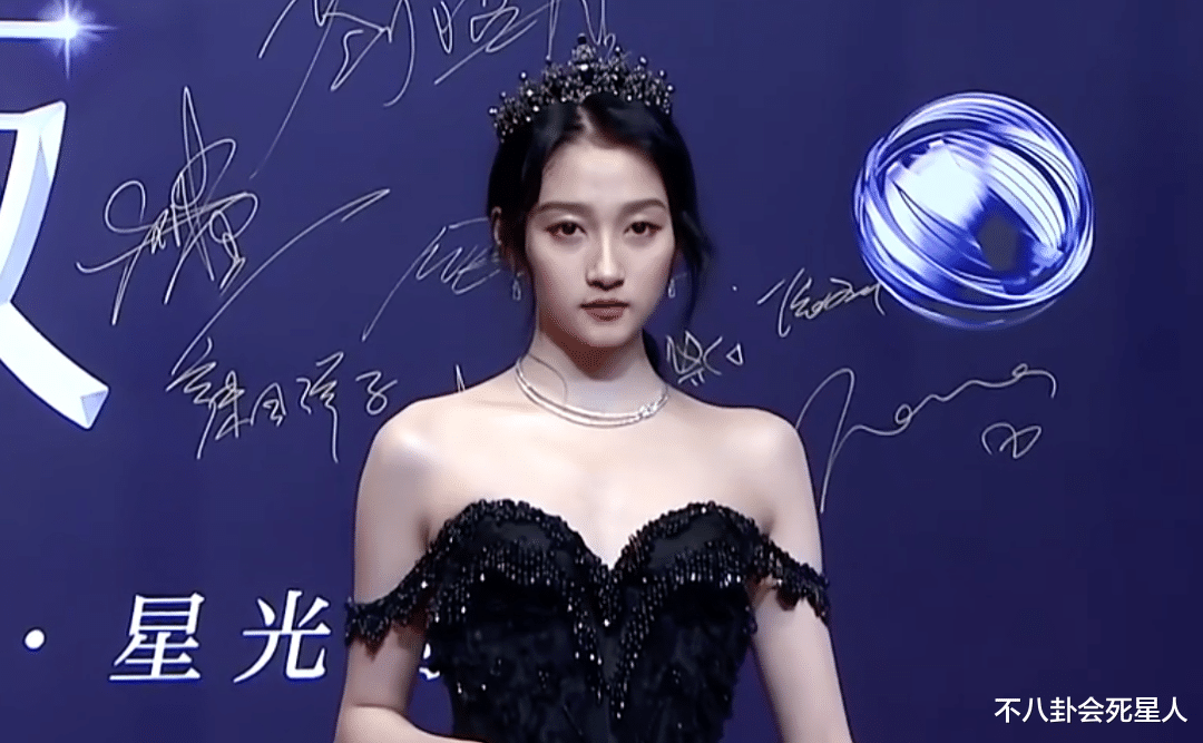 梁朝伟|星动夜红毯生图：梁朝伟满脸褶子，章子怡脸部紧绷，姚晨大嘴抢镜