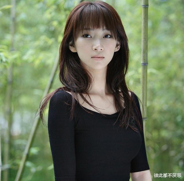 刘德华|她是清朝皇室后人，出道后坚决拒演清宫戏，受刘德华邀请破例一次