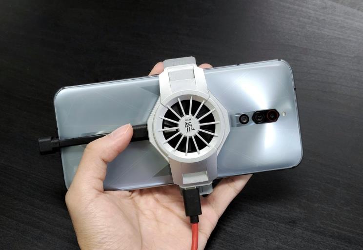 中兴|价格跳水340元，配备16GB+256GB，内置骁龙865+散热风扇