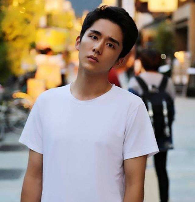 『风云雄霸天下』还记得《风云》里断浪吗 仅三套服装却是全剧最帅 张新成与他神似