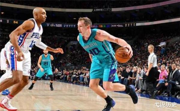 黄蜂队|“NBA传奇三兄弟”有多优秀？老大赚300万，老二赚1.2亿，老三近5亿