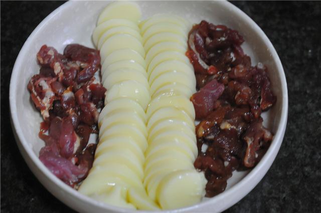 |天冷了，儿子就馋这菜！热热乎乎一大锅，主食肉菜都有，真省事！