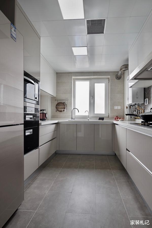 【】新房还是简装好！134平干净利落，住上三代也不过时