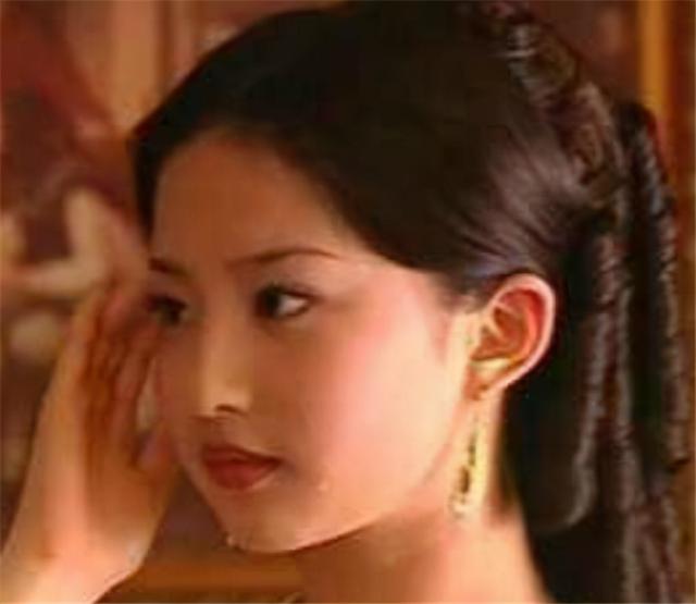 刘亦菲|花百万整成刘亦菲，连名字也是“高仿”的19岁女孩，如今成啥样？