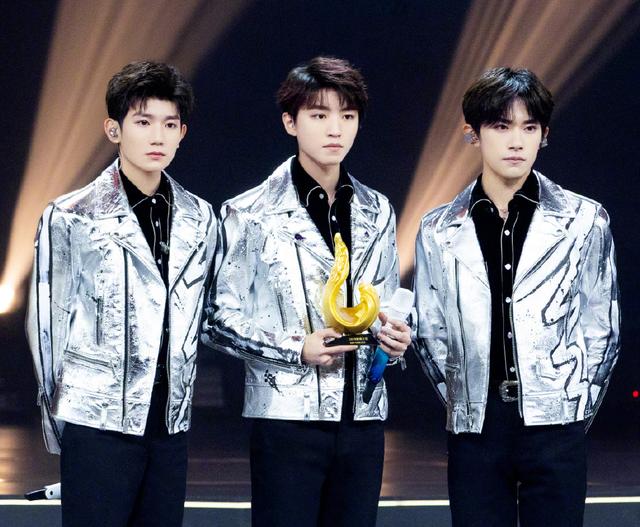 王源|TFBOYS王源现状令人担忧，妈妈李咏芳后悔王源入错行