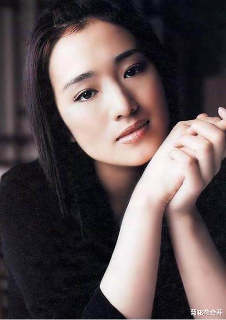 巩俐:三年痛失2位至亲,为圆母梦“被”嫁70岁老头,成为巩俐一生的痛