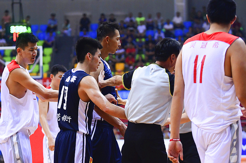 季后赛@?CBA重启赛程安排,45天内结束所有比赛,常规赛季后赛放弃其一