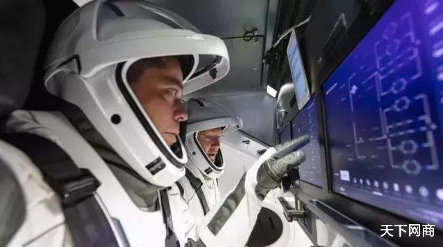 SpaceX▲马斯克上演陪跑逆袭！刚把人类送入太空的SpaceX牛在哪