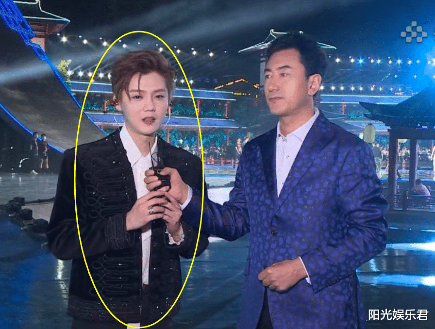 鹿晗|鹿晗被央视原相机拍下，失去了十级精修图，这状态确定不是18岁？