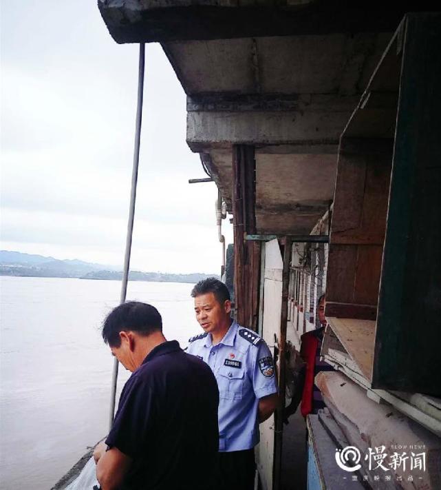 慢新闻|撤离工人、抢险居民区、劝阻“摸鱼人”…… 重庆九龙坡区警方全力迎战洪峰过境