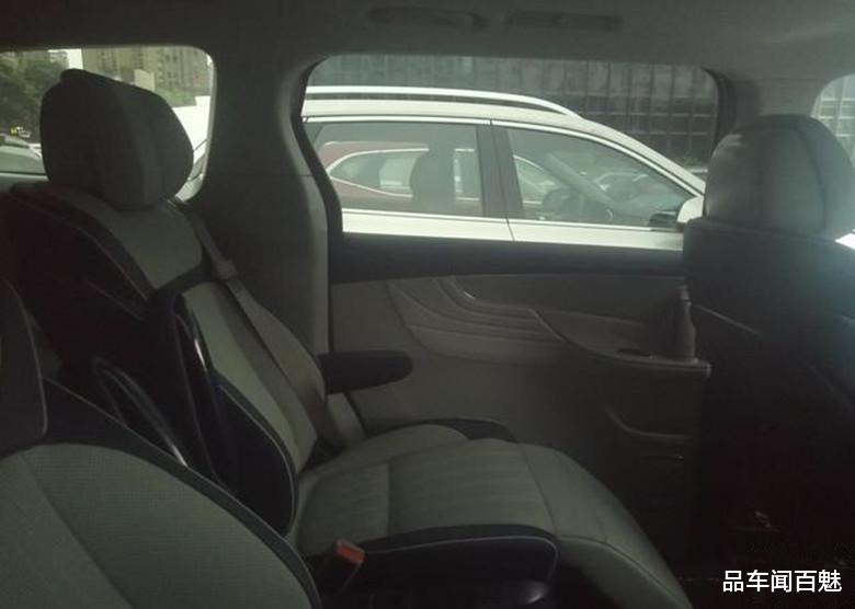 本田艾力绅|荣威iMAX8低配版街头现身，没有新Logo也很大气，轴距3米配侧滑门