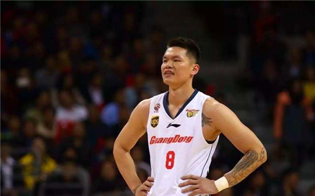 【胡卫东】胡卫东被誉为中国乔丹，而朱芳雨也是得分王，却不能与之相提并论