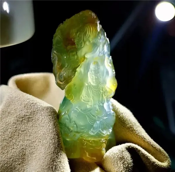 翡翠|看了这些设计才知道为什么这个场口的翡翠原石是玉雕师的挚爱！