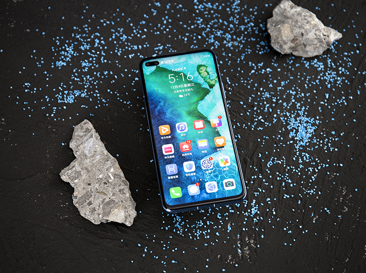 荣耀|荣耀彻底发飙，麒麟990+40W超级快充+128GB，同价位无敌