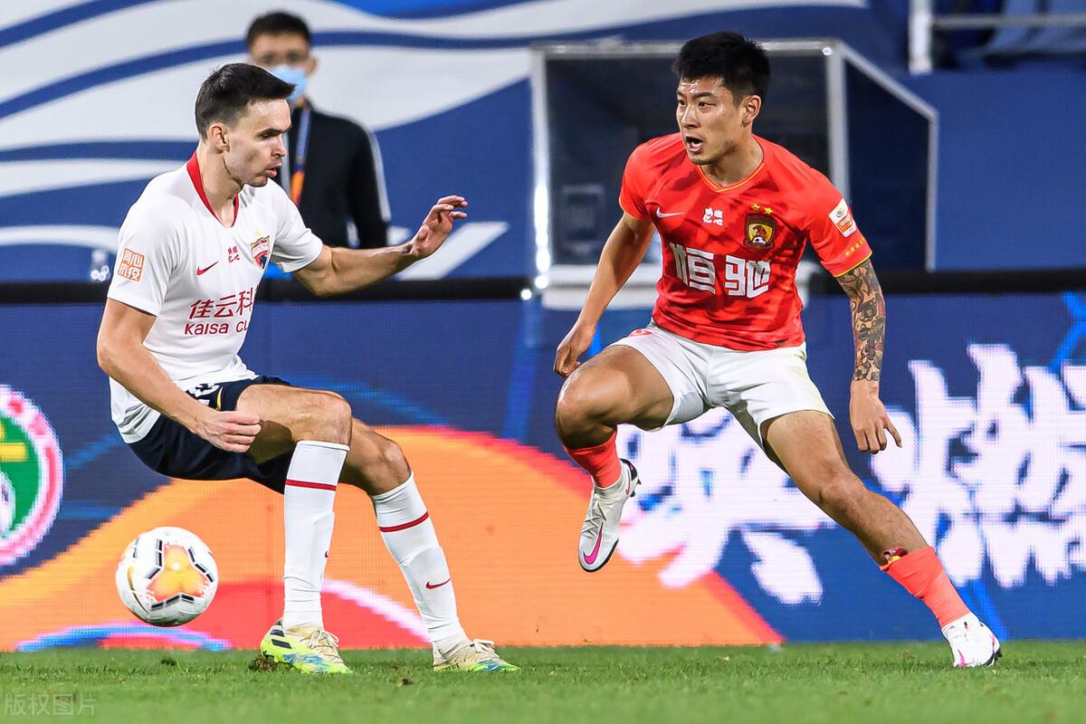 广州恒大|今夏恒大第一个离开的人是他吗？下家已经浮出水面，转会就是四赢