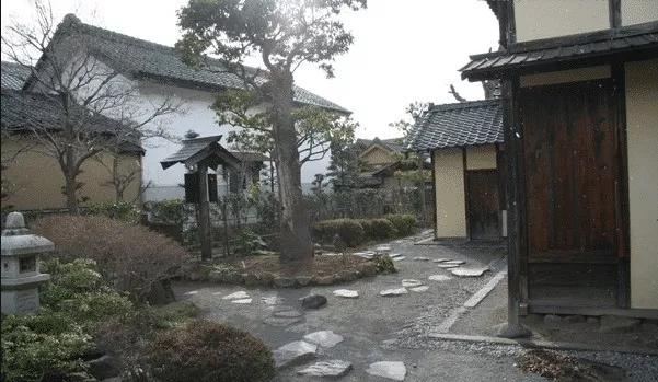 「」头次见日本电工这样布电线，太聪明了，住几十年也不短路漏电