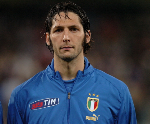 意大利队■给力!意大利上周全国播放06年半决赛,马特拉齐:讨厌德国!