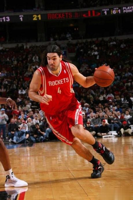 火箭队|火箭当年22连胜期间,麦迪场均22分6.1助攻,其他队友表现如何?