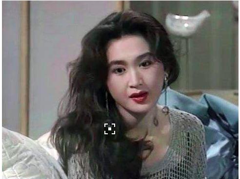 「左小青」娱乐圈女人味十足的女星,左小青知性,而温碧霞的风情你学不会!