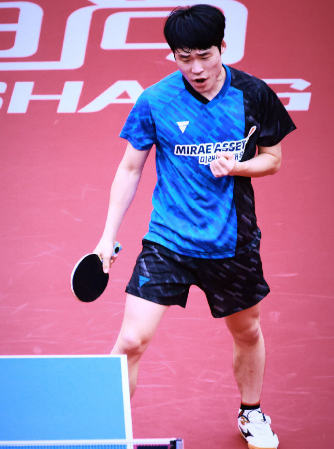 樊振东|完美碾压！樊振东狂轰4-0打爆韩乒一哥，时隔1个月再与马龙争冠