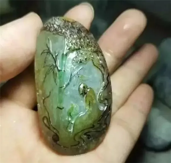 翡翠|看了这些设计才知道为什么这个场口的翡翠原石是玉雕师的挚爱！