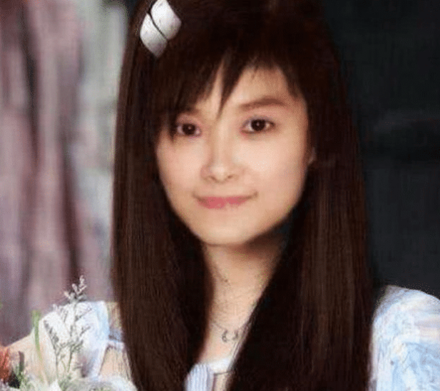 『李宇春』长发的李宇春，长发的马丽，长发的王子文，看到长发的她：不剪发早火了！