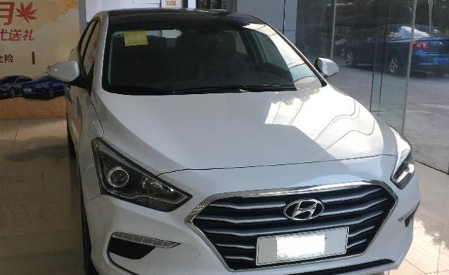 「丰田汉兰达」手握10万，不要再傻傻看A级车，这合资中级车，跌破10万，特省油