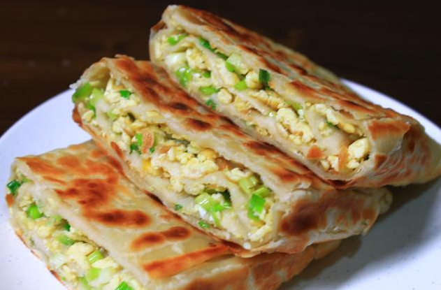 「鸡蛋饼」早餐别出去买了，教你3种鸡蛋饼。天天吃都不腻！