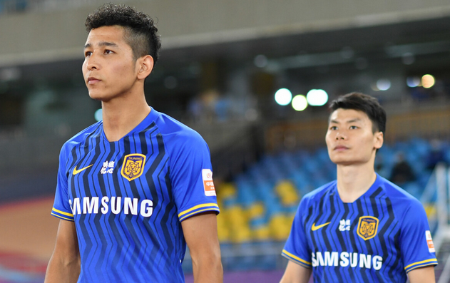 江苏苏宁|收下大礼包！苏宁“自断双臂”死磕上港，11-0优势尽失2巨坑难填