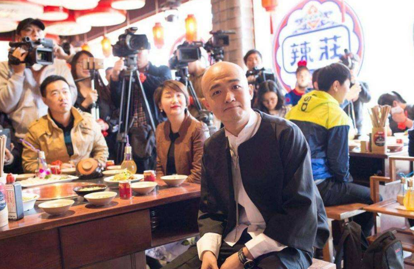 「火锅」密子君去包贝尔火锅店，1人点20盘“牛肉”，结账时却一言不发！