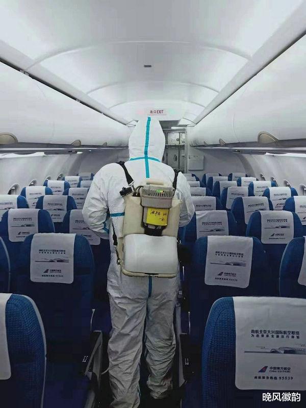 「小留学生」国外留学生家长想让政府包机回国是什么心态？