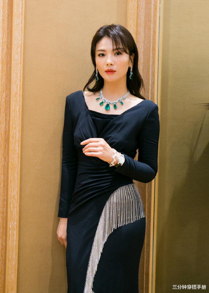 卷发|刘涛哪有一点状态不好的感觉？看她直播照片，气色好到像30岁