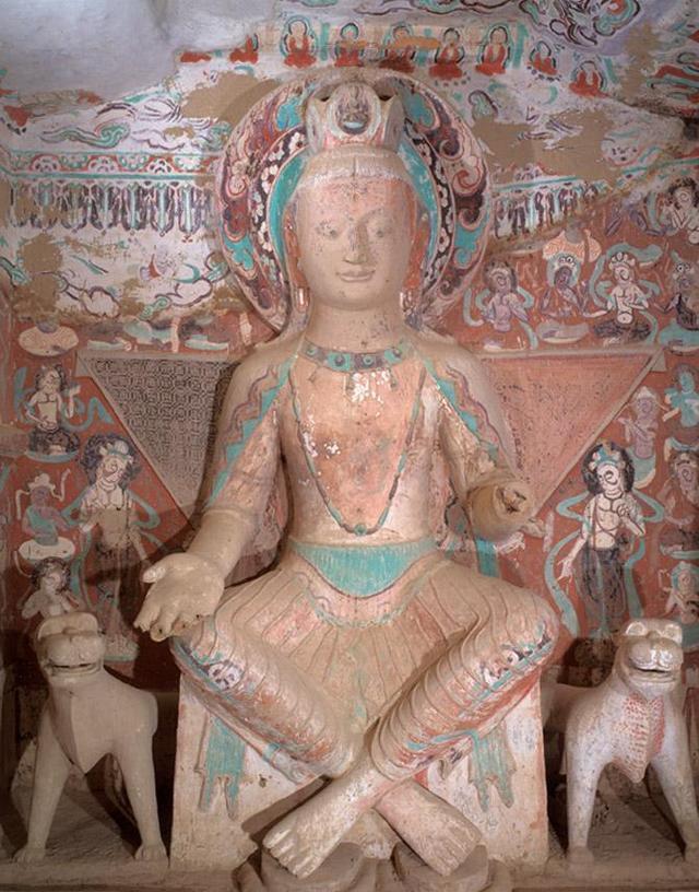 『观音菩萨』观音菩萨为什么盘腿坐在莲花上，看如来的坐姿就说明了一切