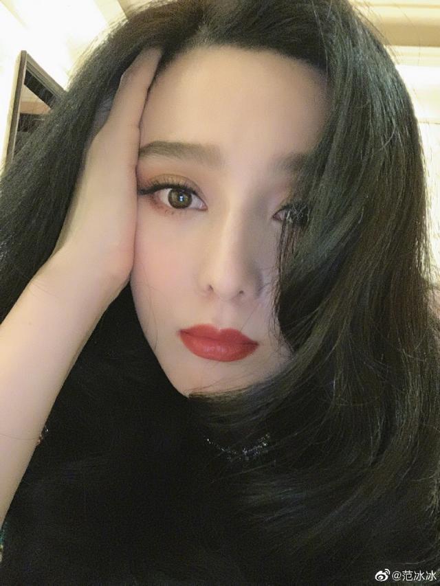 范冰冰|终于还是回来了,范冰冰高调复出,采访时痛哭落泪