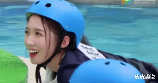 孟美岐|孟美岐有多敬业,“生理期”还下水录跑男?坐下的姿势成亮点