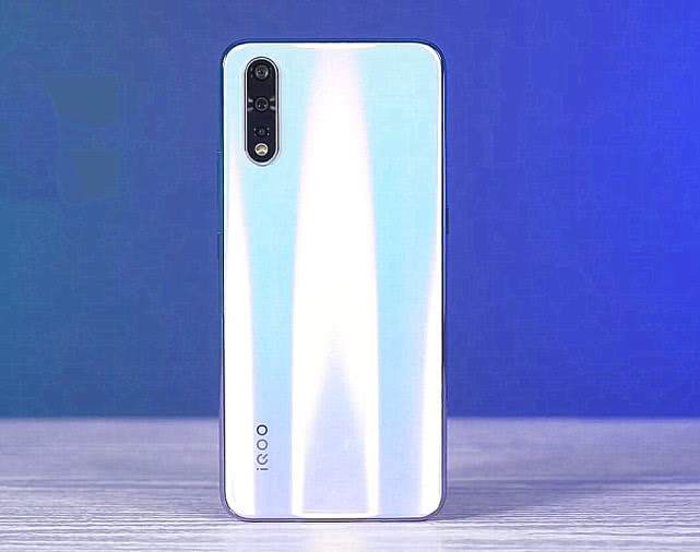 「iqoo neo」vivo放开了,骁龙855+256G,价格跌破两千,用户选择却纠结了!