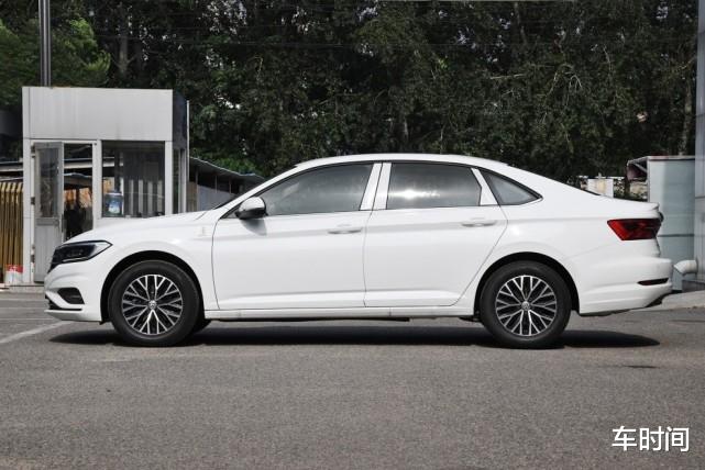 『大众汽车』大众又爆发了，30天大卖20231台，号称“小帕萨特”，油耗仅5.5L