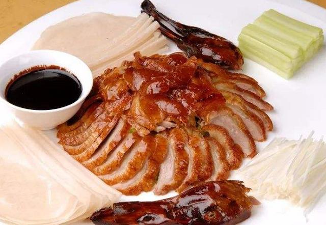 北京烤鸭|继北京烤鸭之后，又一餐饮巨头遭人嫌弃，曾风靡全国至今无人问津
