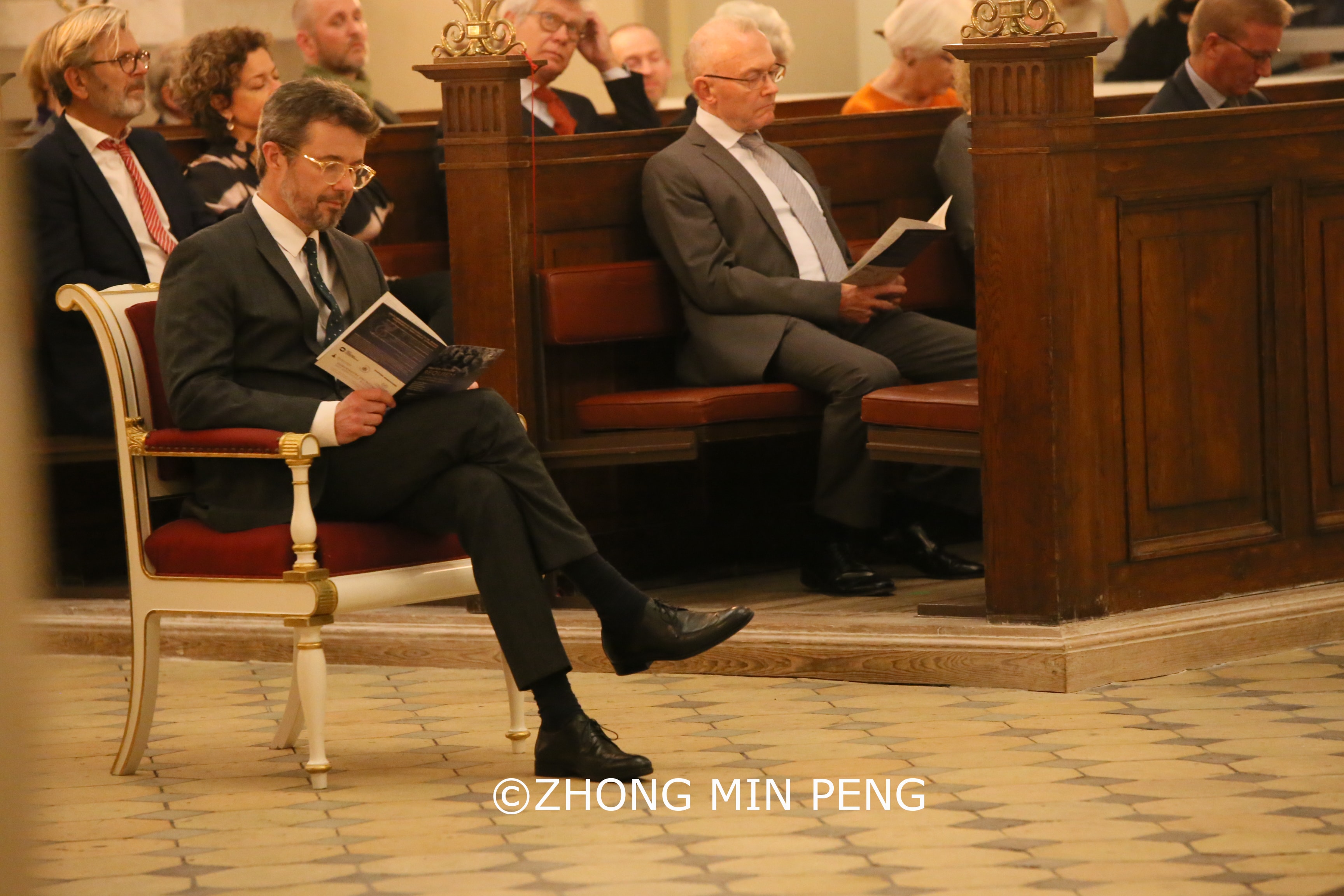 冯提莫|丹麦王储观看哥本哈根大教堂音乐会