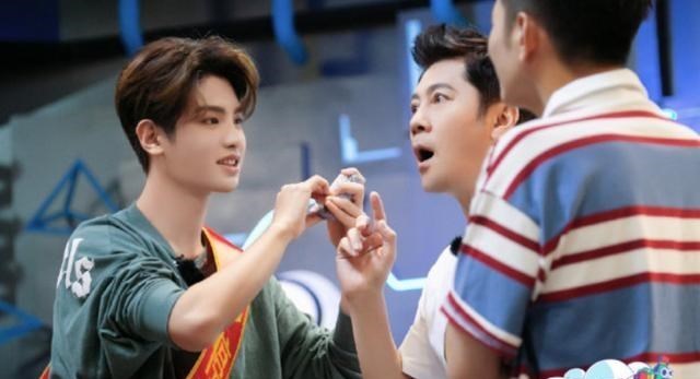 快乐大本营|黄明昊在《快本》说出这话，节目组字幕都不敢打，谢娜急忙救场！