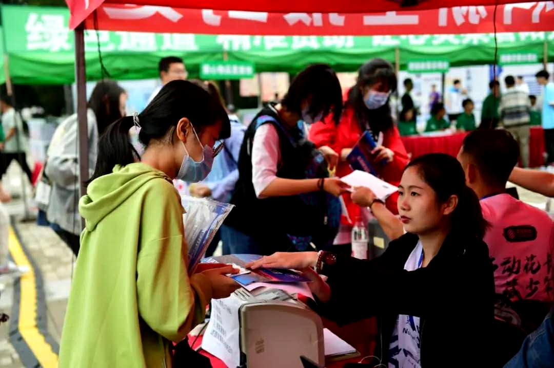 东北大学|东北大学公布今年新生录取数据，50多人没去报到，网友：浪费资源