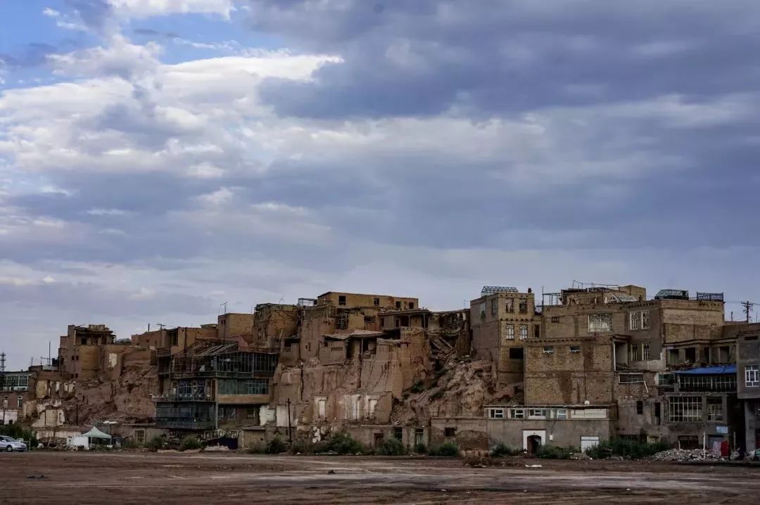 「新疆维吾尔自治区」从新疆出发,中国最长最美公路横空出世,一路顶级风光!