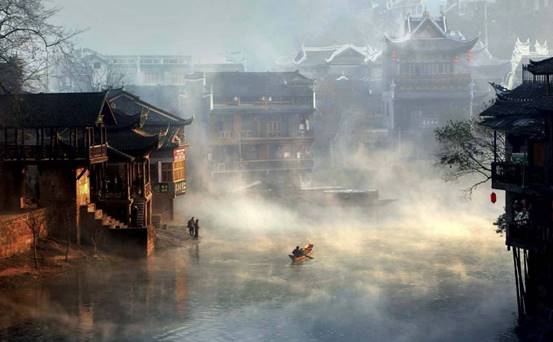 凤凰古城|中国最惨的景区！双节同至游客却寥寥无几，究竟是因为什么？