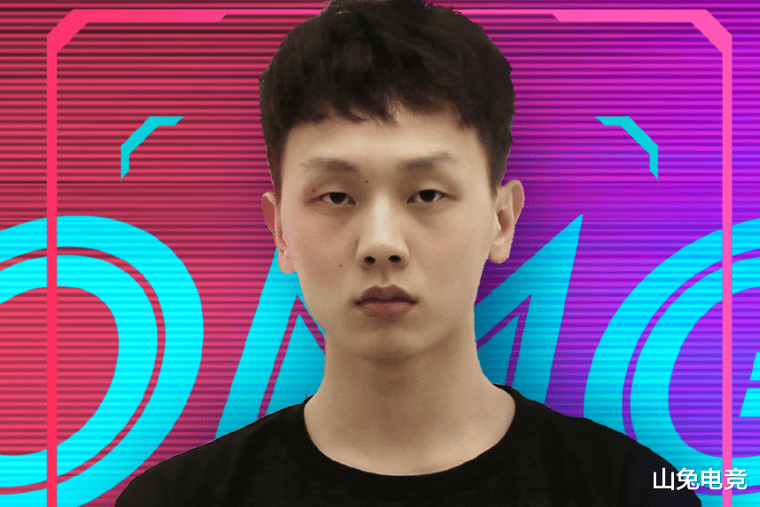 OMG|绝地求生:PCL最强独狼诞生,单人10杀吃鸡,硬生生将OMG抬起来