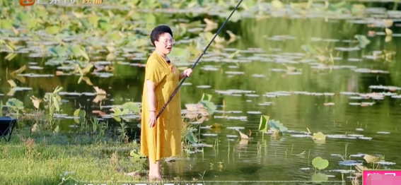 【】伊能静反复无常，前脚让婆婆去钓鱼，后脚却批评婆婆不懂事