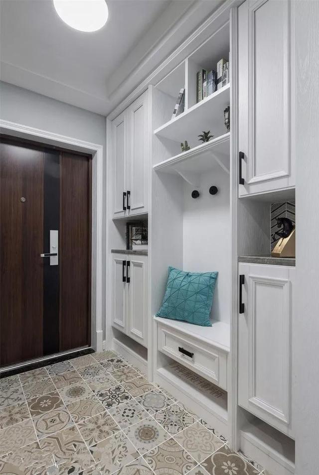 【】鞋柜这样设计，再也不用愁鞋子没地方放了