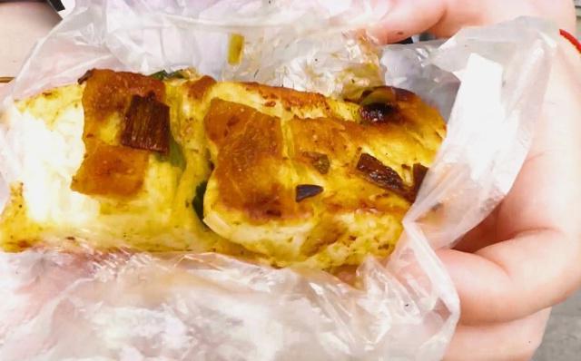 辣椒|老两口30年卖“奇特”小吃，3元1个供不应求，顾客：比吃肉还得劲