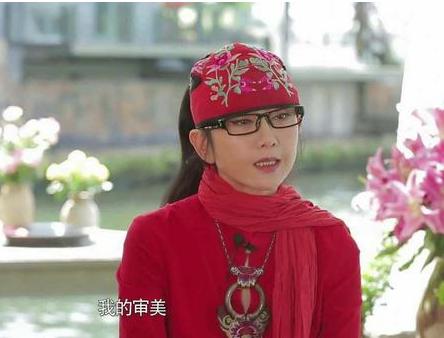 |走进杨丽萍的豪宅，大阳台设在海上中央，四周架空宛如天人之境