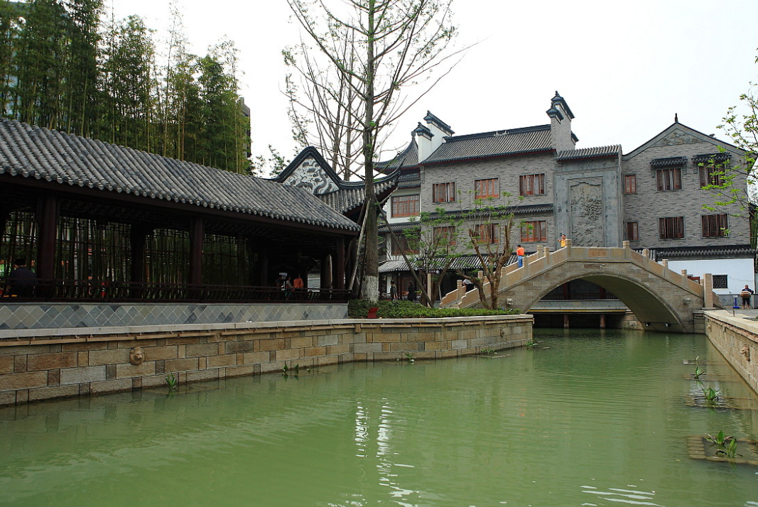 成都@成都最“惨”景区，耗资20亿花费4年修建，如今免门票也无人问津